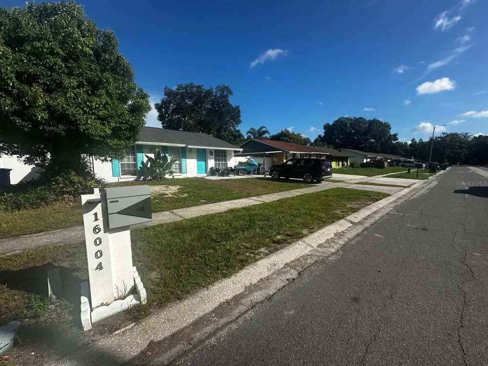 16004 SADDLE CREEK DRIVE Tampa, FL 33618