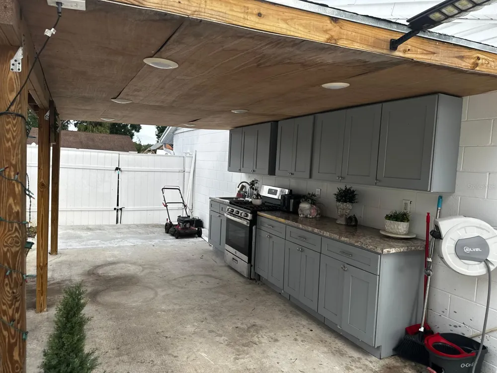 16004 SADDLE CREEK DRIVE Tampa, FL 33618