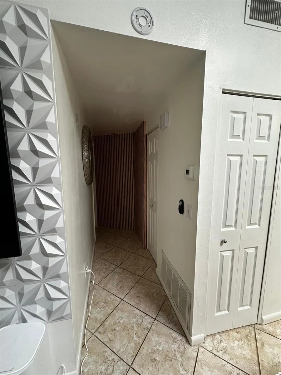 16004 SADDLE CREEK DRIVE Tampa, FL 33618