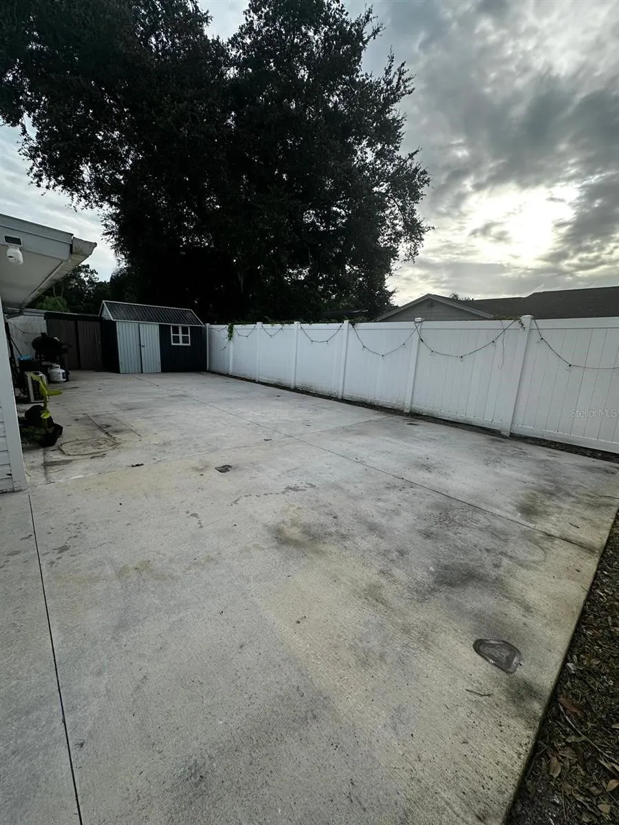 16004 SADDLE CREEK DRIVE Tampa, FL 33618