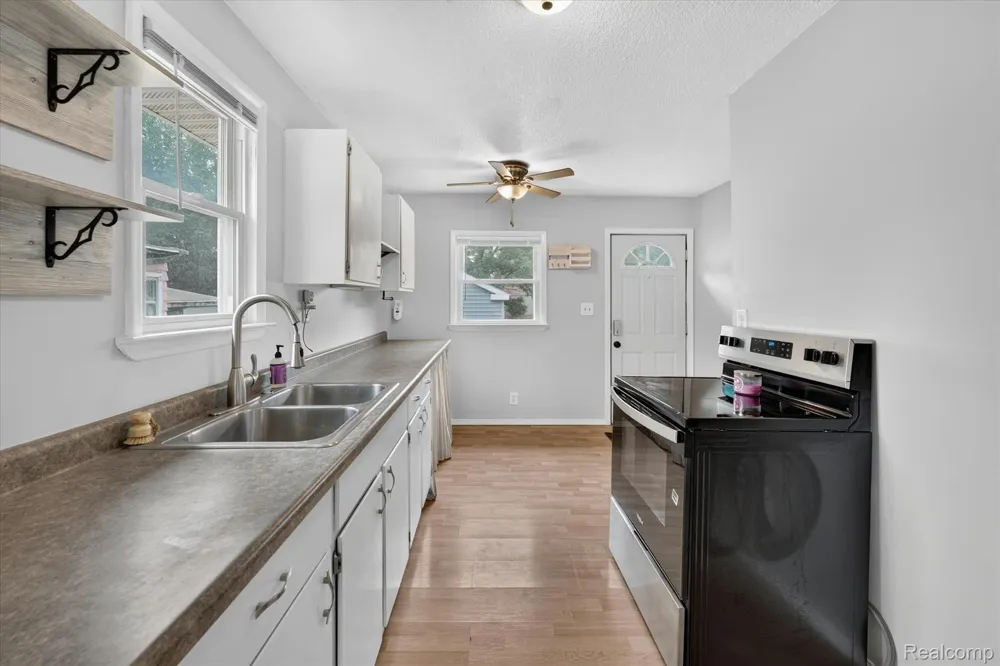 3419 Gypsy Lane Leoni Township, MI 49202