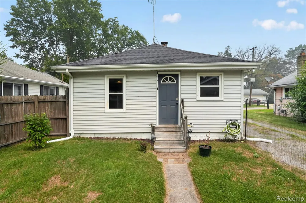 3419 Gypsy Lane Leoni Township, MI 49202