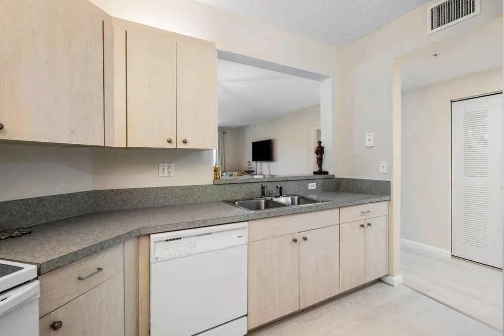 300 Uno Lago Drive #304 Juno Beach, FL 33408