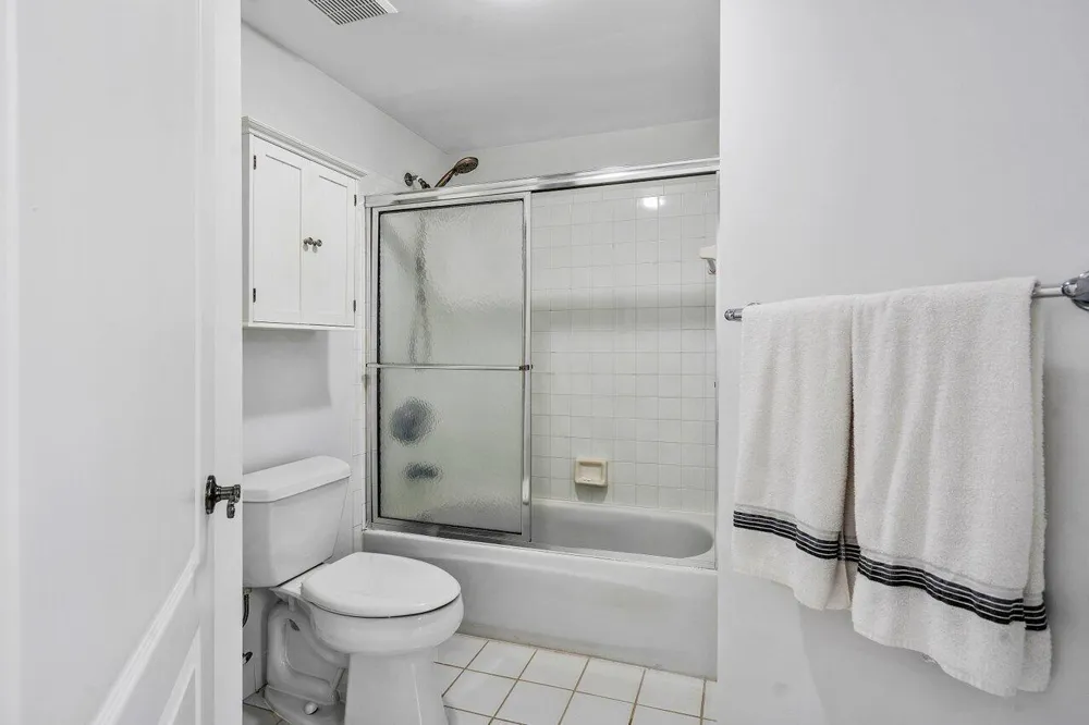 300 Uno Lago Drive #304 Juno Beach, FL 33408