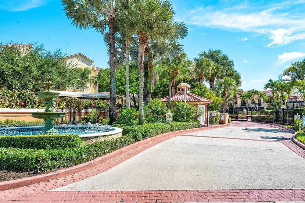 300 Uno Lago Drive #304 Juno Beach, FL 33408