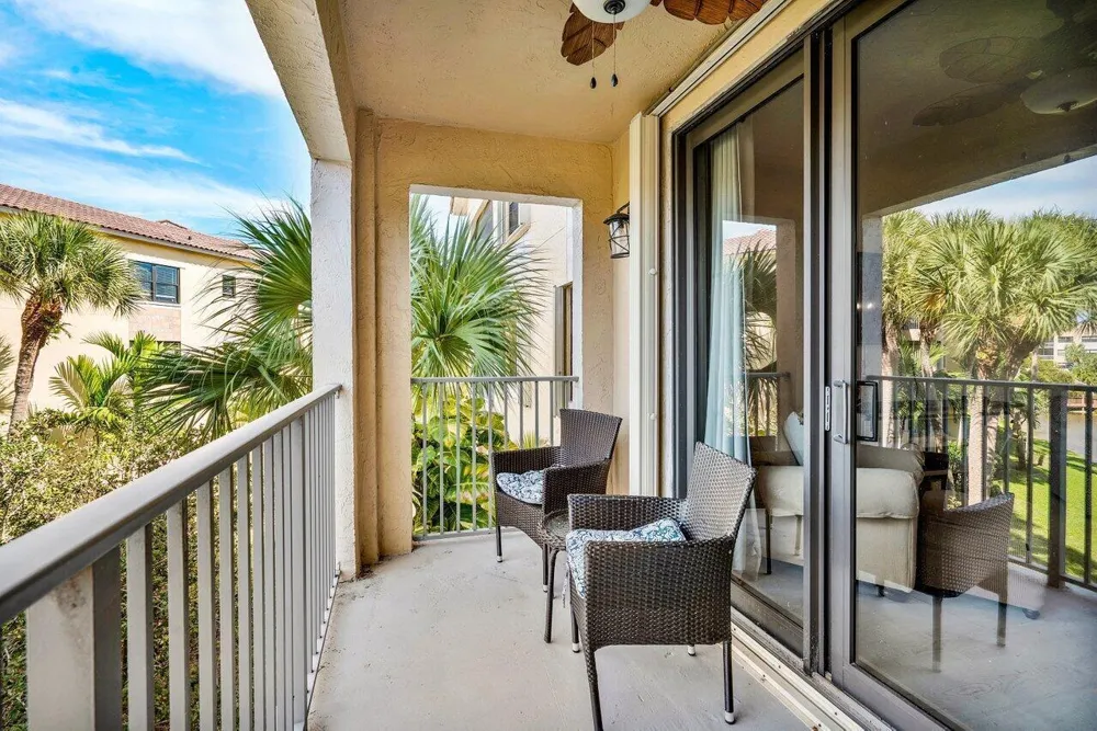 300 Uno Lago Drive #304 Juno Beach, FL 33408