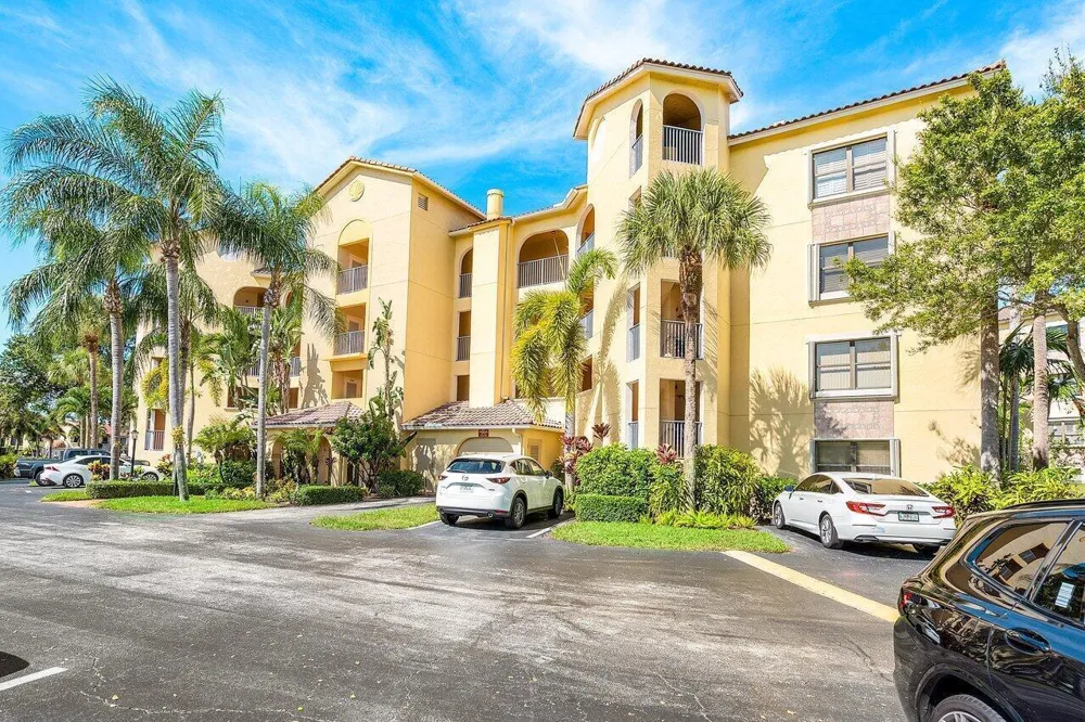 300 Uno Lago Drive #304 Juno Beach, FL 33408