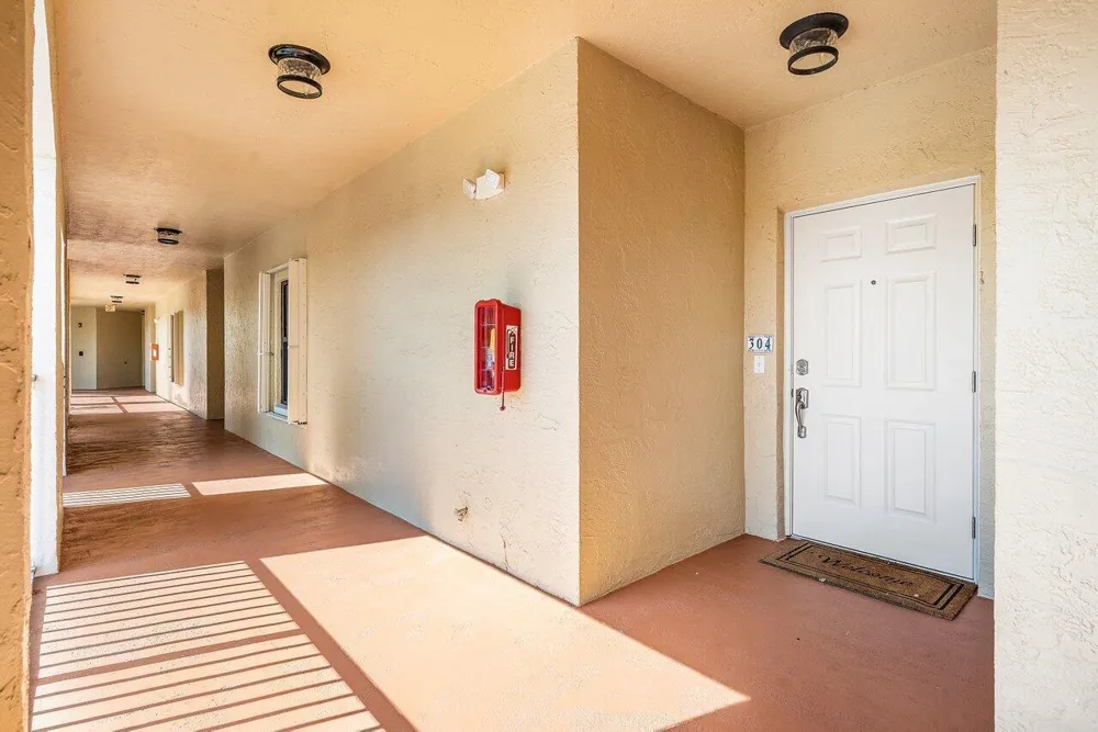 300 Uno Lago Drive #304 Juno Beach, FL 33408