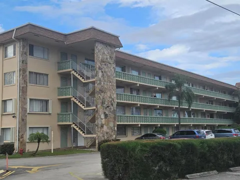 300 Village Green Circle S #302