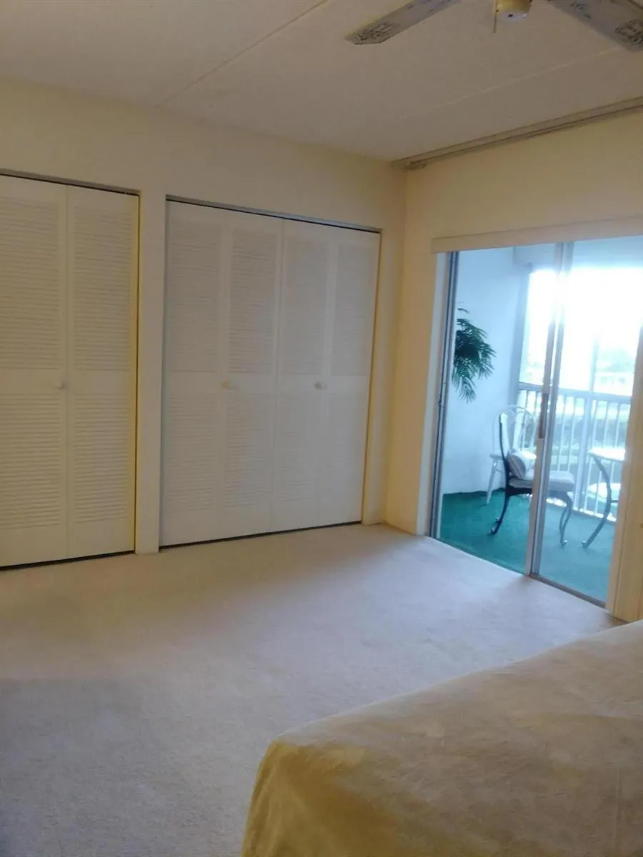 300 Village Green Circle S #302 Palm Springs, FL 33461