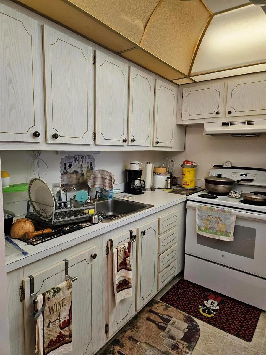 300 Village Green Circle S #302 Palm Springs, FL 33461