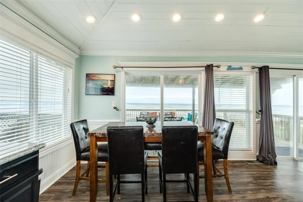 215 Spoonbill Place Surfside Beach, TX 77541