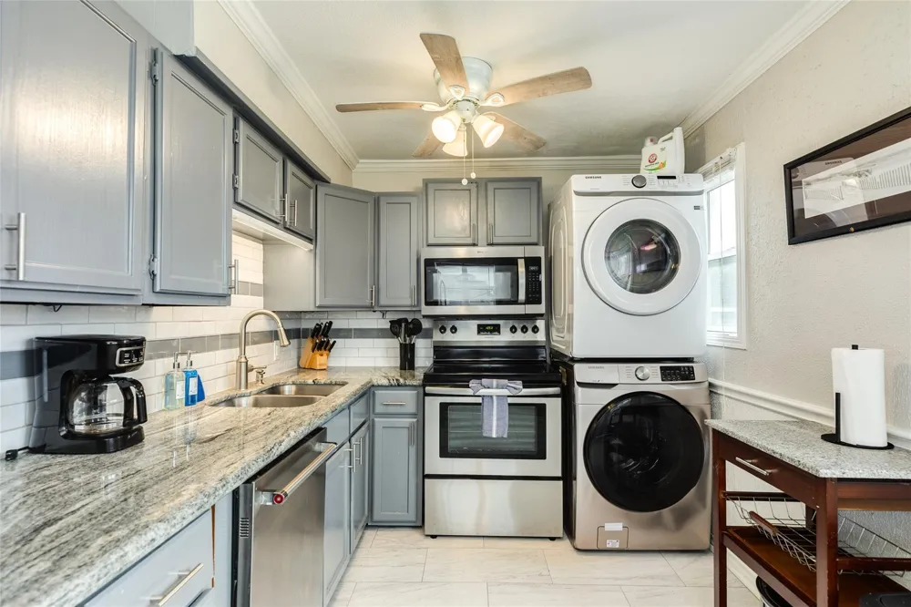 215 Spoonbill Place Surfside Beach, TX 77541