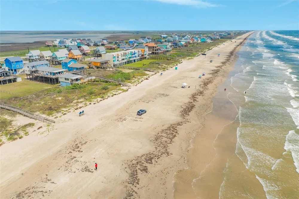 215 Spoonbill Place Surfside Beach, TX 77541