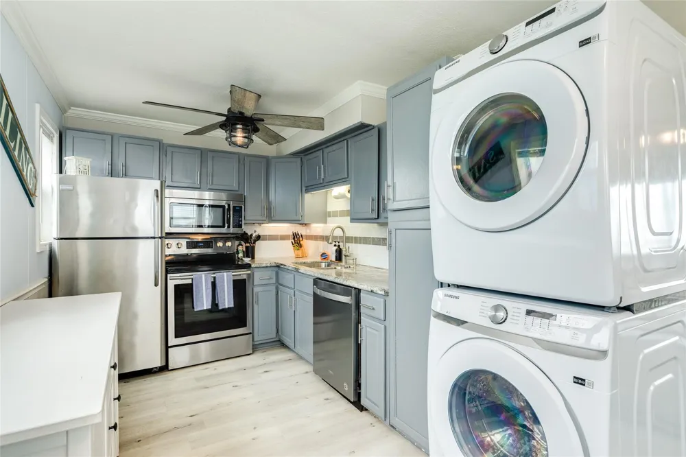215 Spoonbill Place Surfside Beach, TX 77541