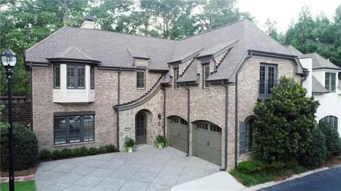 4584 Woodlawn Gates Lane