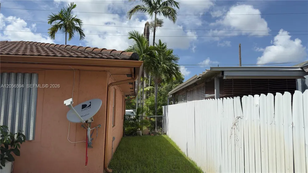 760 W 23rd St Hialeah, FL 33010