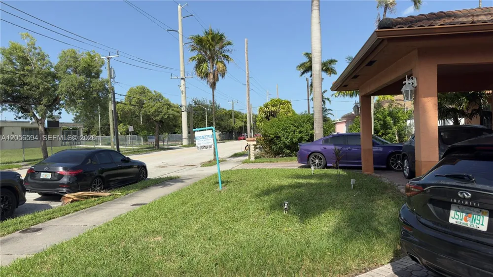 760 W 23rd St Hialeah, FL 33010