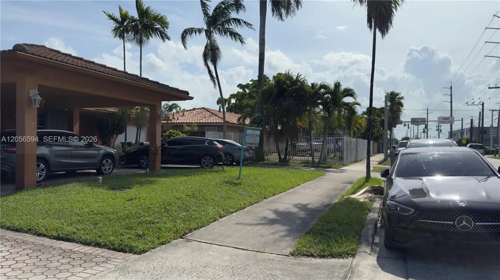 760 W 23rd St Hialeah, FL 33010