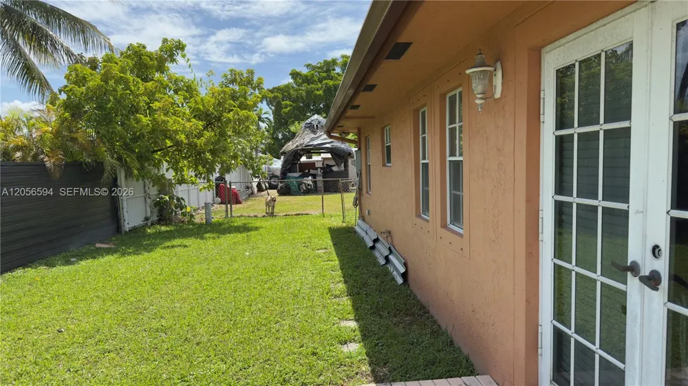 760 W 23rd St Hialeah, FL 33010