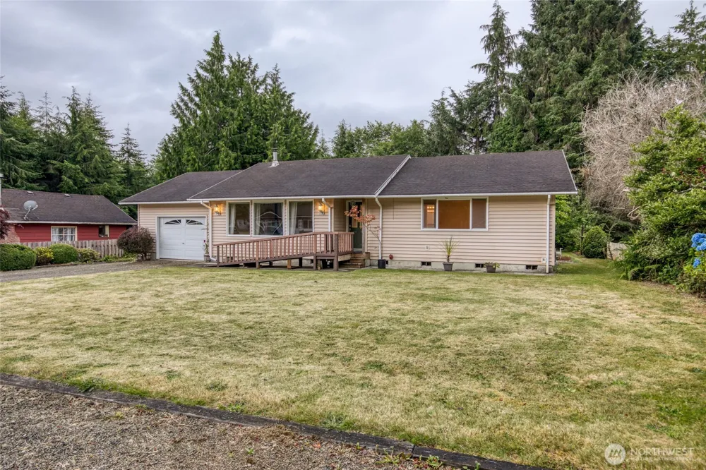 685 Copalis Beach Road Copalis Beach, WA 98535