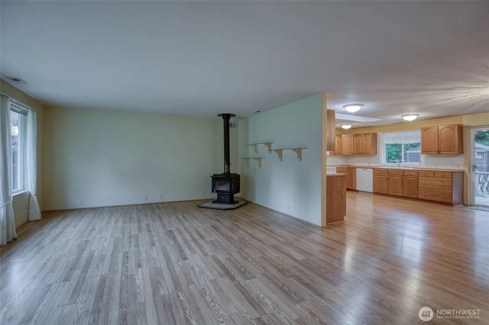 685 Copalis Beach Road Copalis Beach, WA 98535