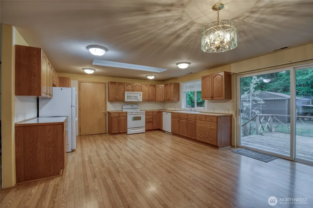685 Copalis Beach Road Copalis Beach, WA 98535