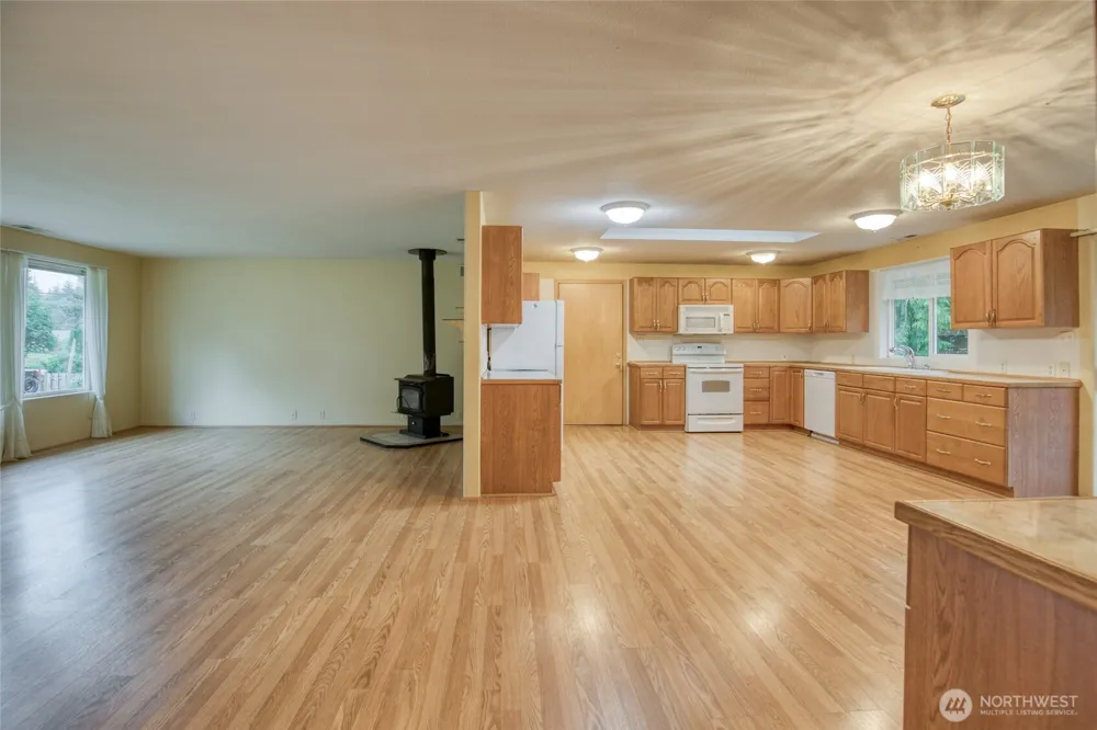 685 Copalis Beach Road Copalis Beach, WA 98535