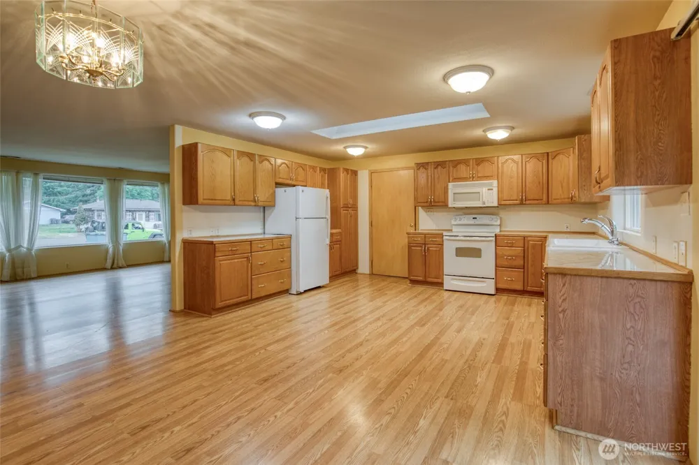685 Copalis Beach Road Copalis Beach, WA 98535