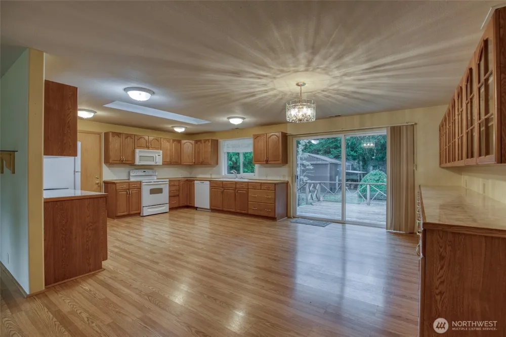 685 Copalis Beach Road Copalis Beach, WA 98535