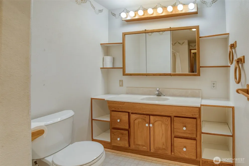 685 Copalis Beach Road Copalis Beach, WA 98535