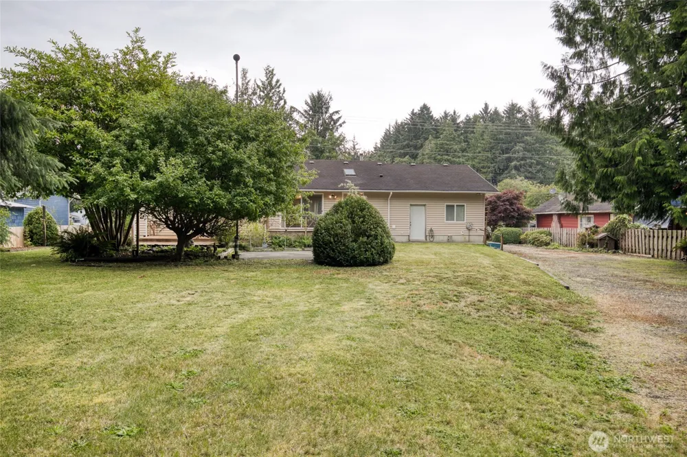 685 Copalis Beach Road Copalis Beach, WA 98535