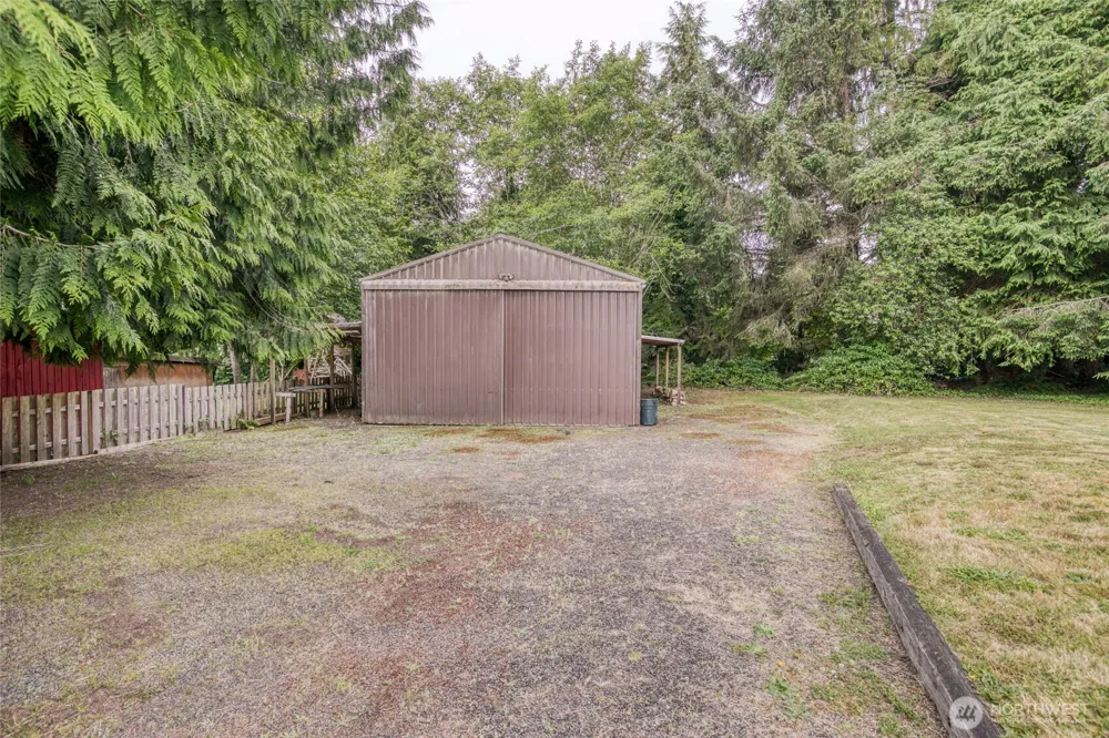 685 Copalis Beach Road Copalis Beach, WA 98535