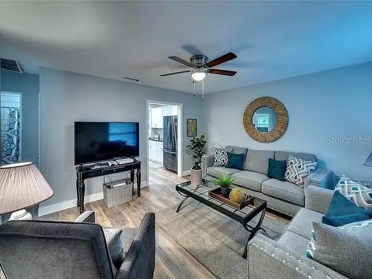120 AVENIDA DE BAHA Nokomis, FL 34275