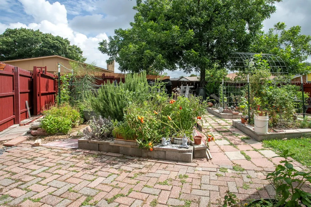 7301 Cave Drive Dallas, TX 75249