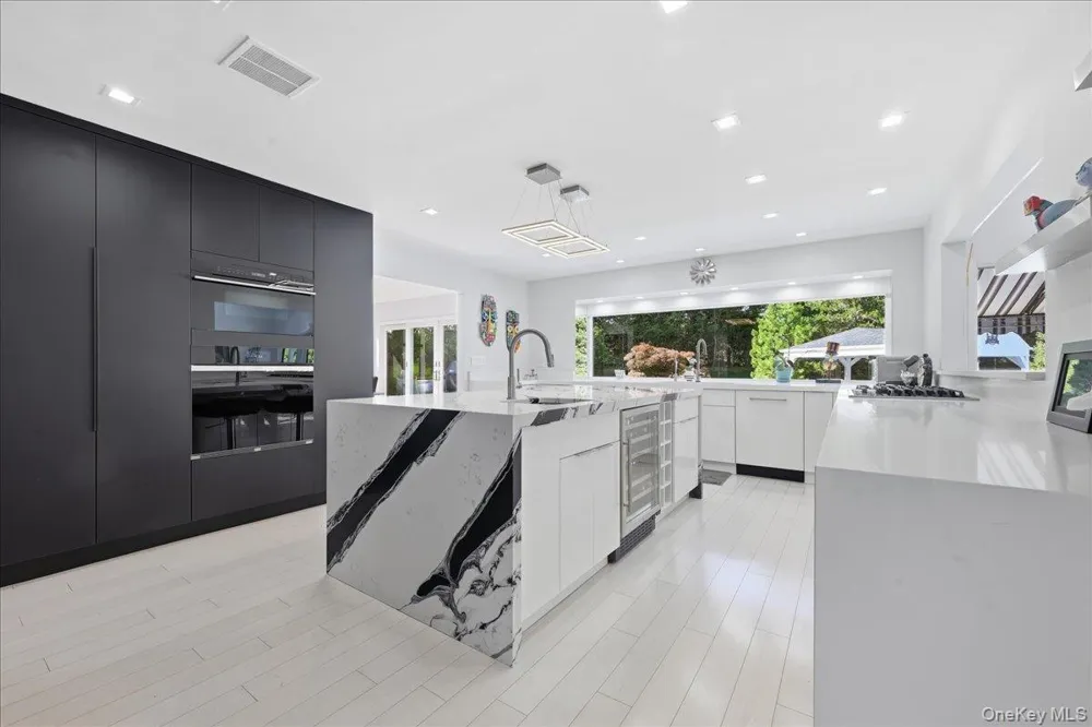 5 Meadow Gate W Head Of The Harbor, NY 11780