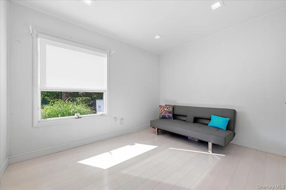 5 Meadow Gate W Head Of The Harbor, NY 11780