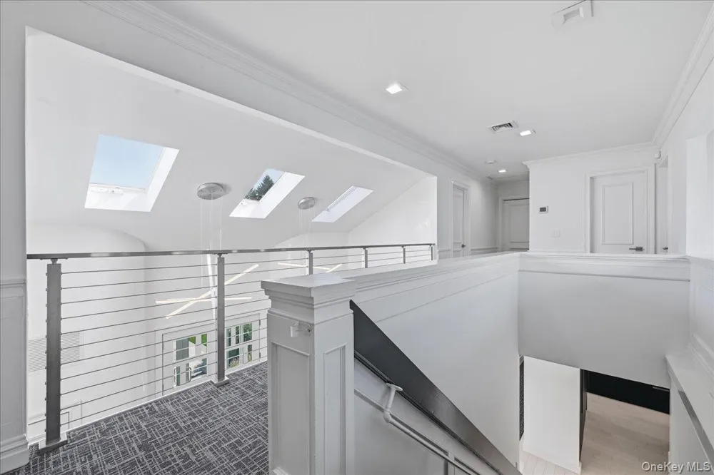 5 Meadow Gate W Head Of The Harbor, NY 11780