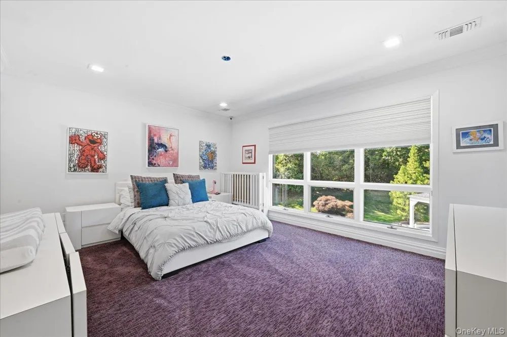 5 Meadow Gate W Head Of The Harbor, NY 11780