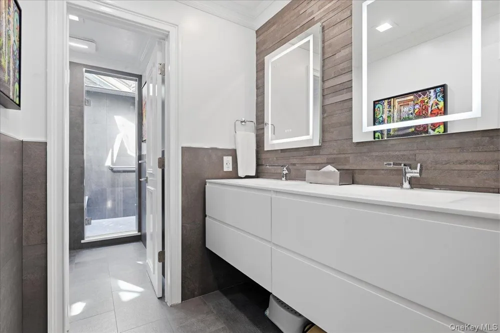 5 Meadow Gate W Head Of The Harbor, NY 11780