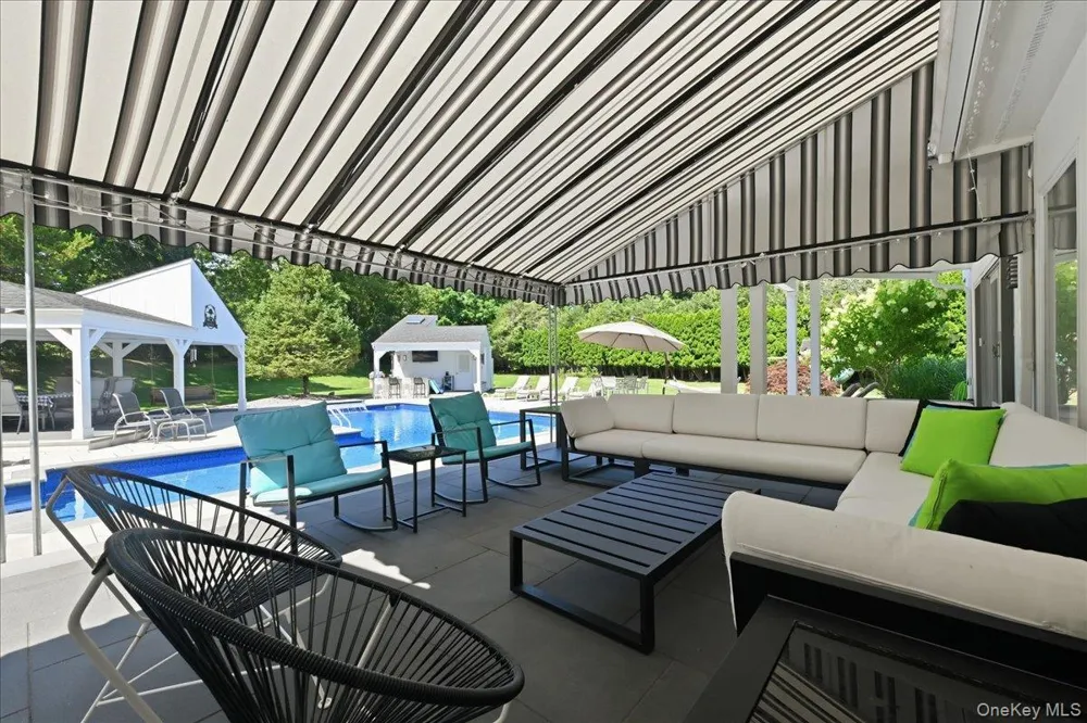 5 Meadow Gate W Head Of The Harbor, NY 11780