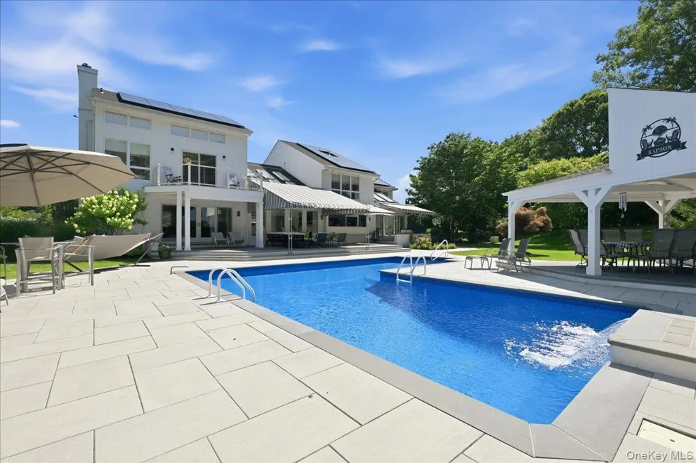 5 Meadow Gate W Head Of The Harbor, NY 11780