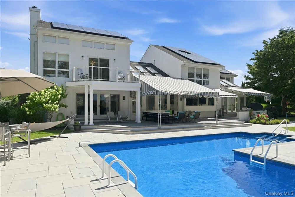 5 Meadow Gate W Head Of The Harbor, NY 11780