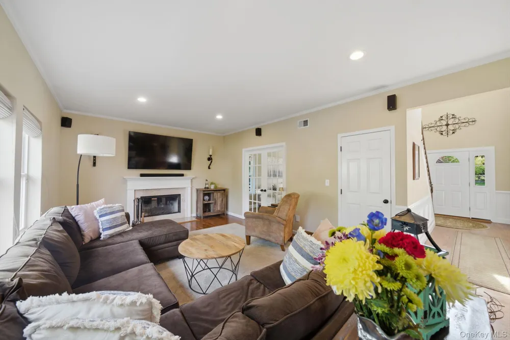 19 Sweetgum Lane Miller Place, NY 11764