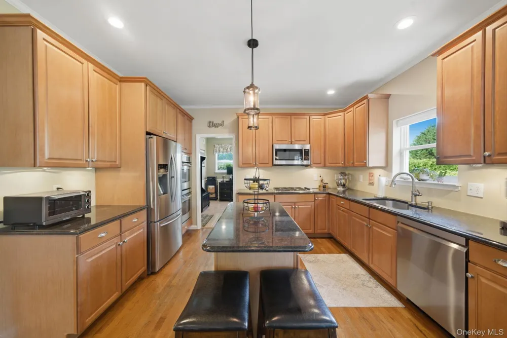 19 Sweetgum Lane Miller Place, NY 11764
