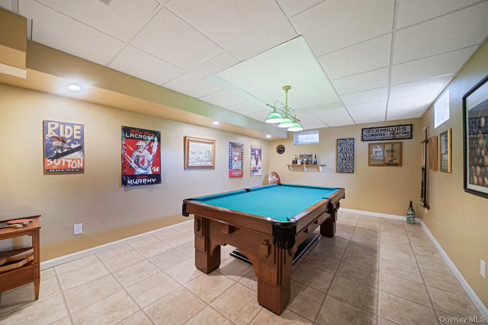 19 Sweetgum Lane Miller Place, NY 11764