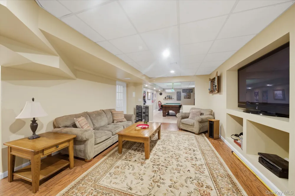 19 Sweetgum Lane Miller Place, NY 11764