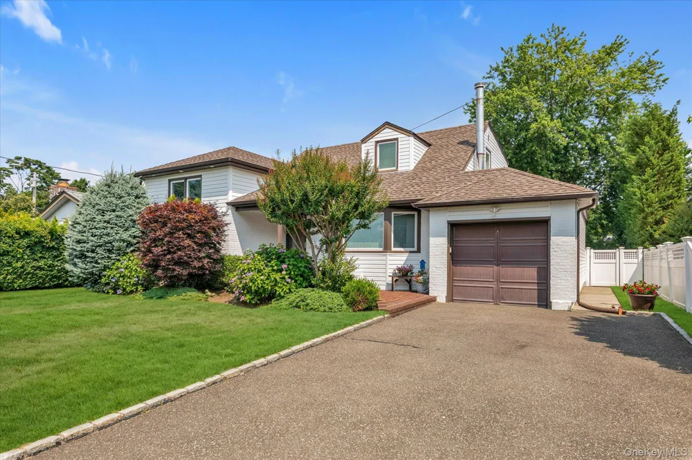 4020 Judith Lane Oceanside, NY 11572