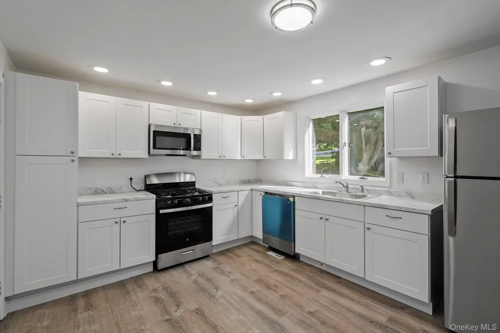 3 2nd Avenue Unionville, NY 10988
