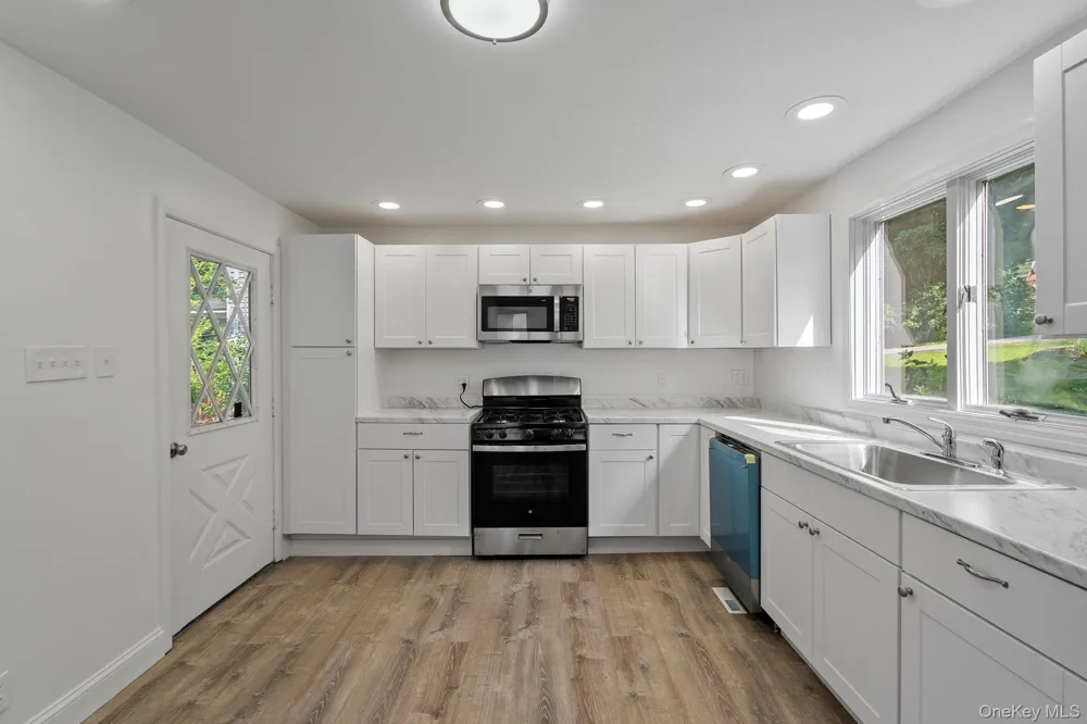 3 2nd Avenue Unionville, NY 10988